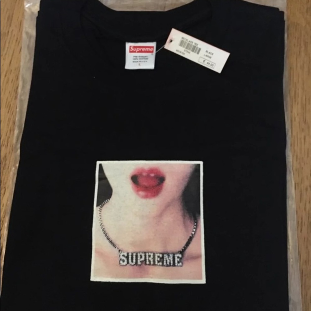 Supreme Necklace Tee